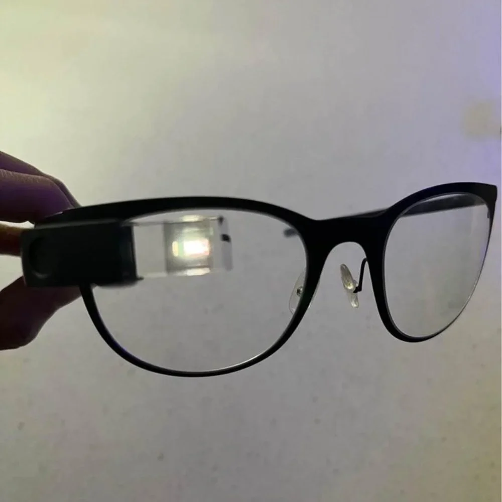 Google‎ Glass Explorer Edition Bundle +Yearbook